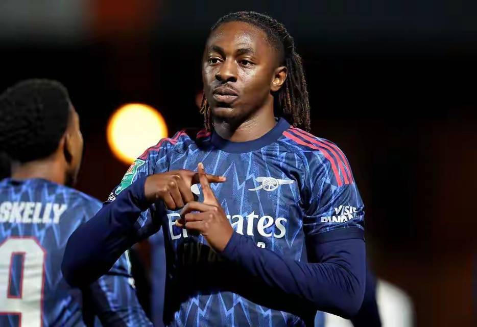 封神!62岁穆帅2射正绞杀64%控球,皇马决定欧冠生死?