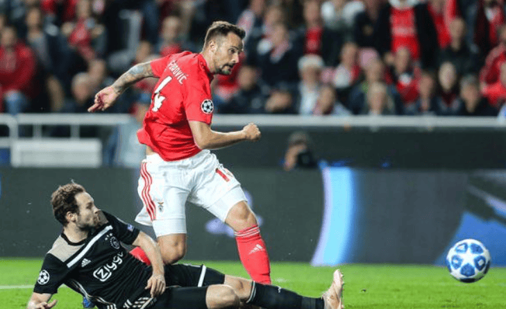 欧冠焦点战:勒沃库森VS纽卡斯尔联——战术博弈与胜负天平的深度剖析